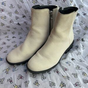 Sorel Phoenix Zip Women's Size 8 Fawn Suede Leather Zip Up Ankle Boots